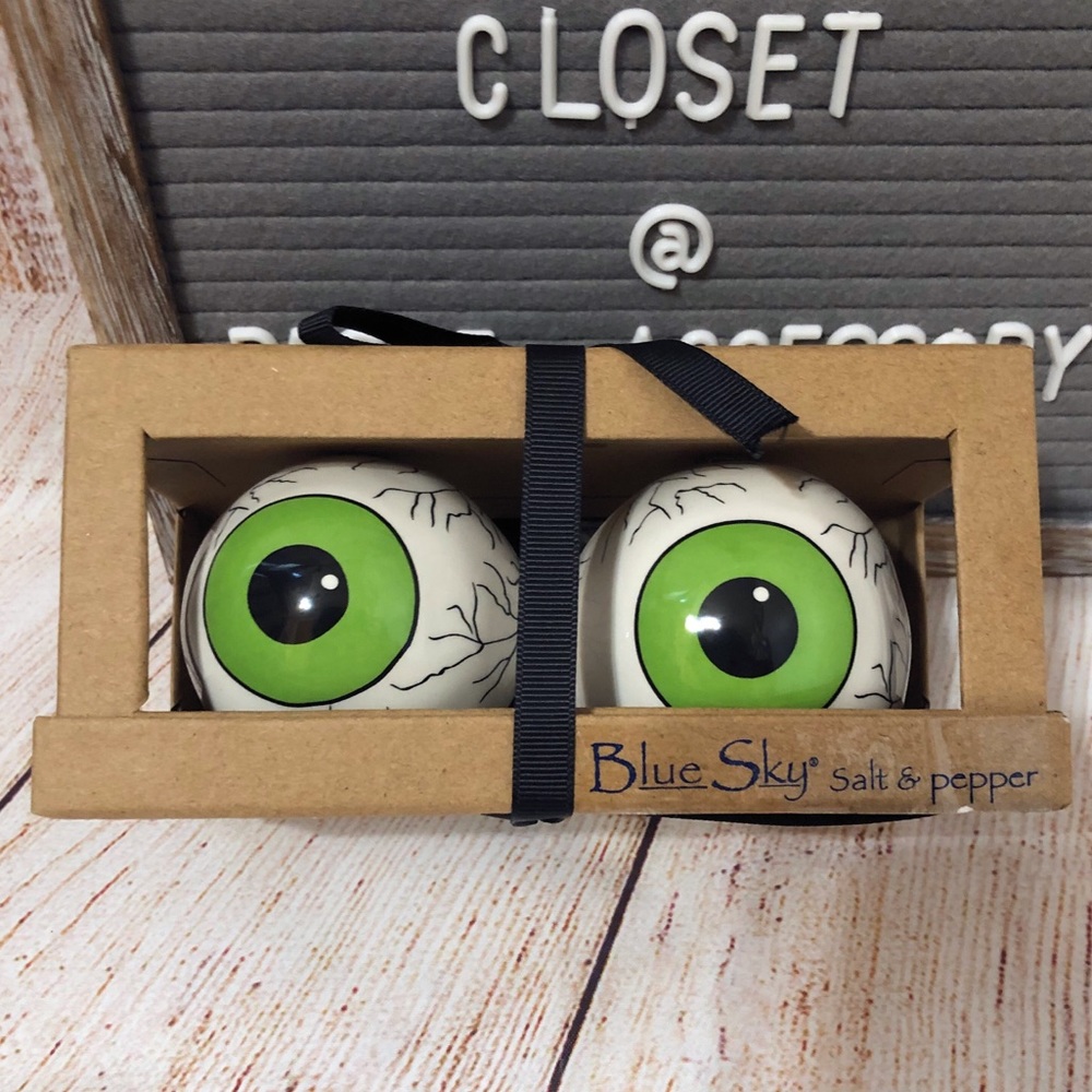 BLUE SKY Eyeballs 👀 Salt & Pepper Shakers NWT